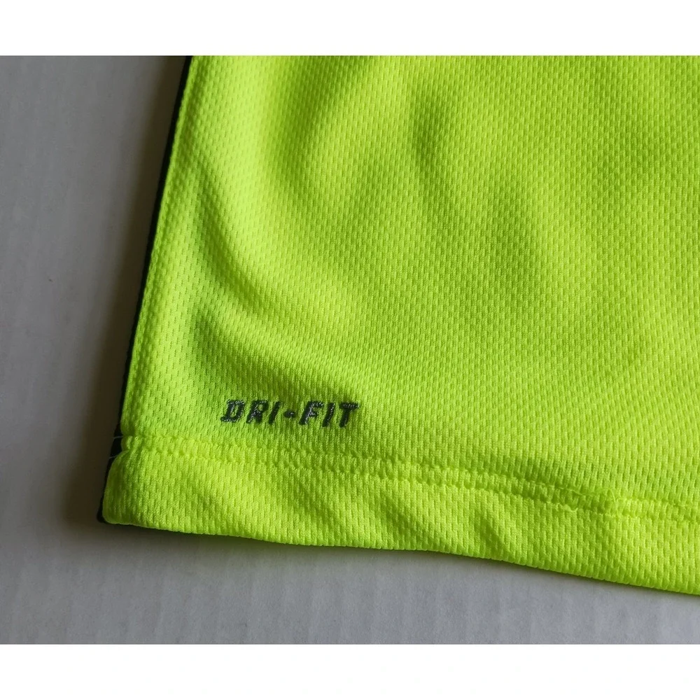 Nike neon dri